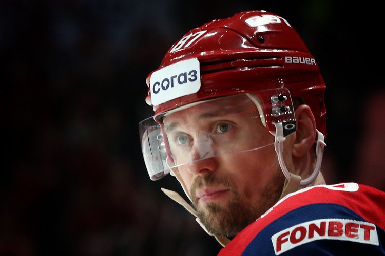 Рафиков — Надворному: «У тебя сколько кубков?»
