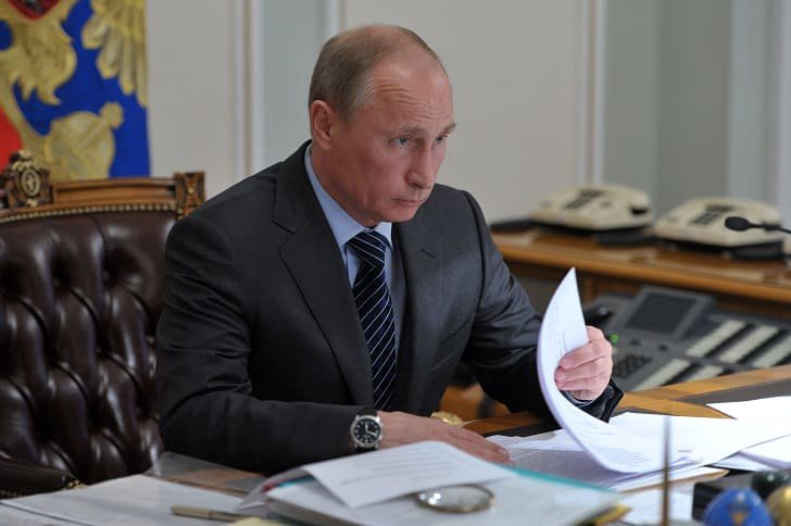 Путин и Трамп 55 минут говорили о мире, Иране и футболе